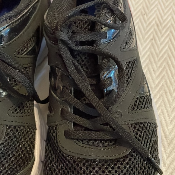 Reebok shoes - Picture 3 of 11